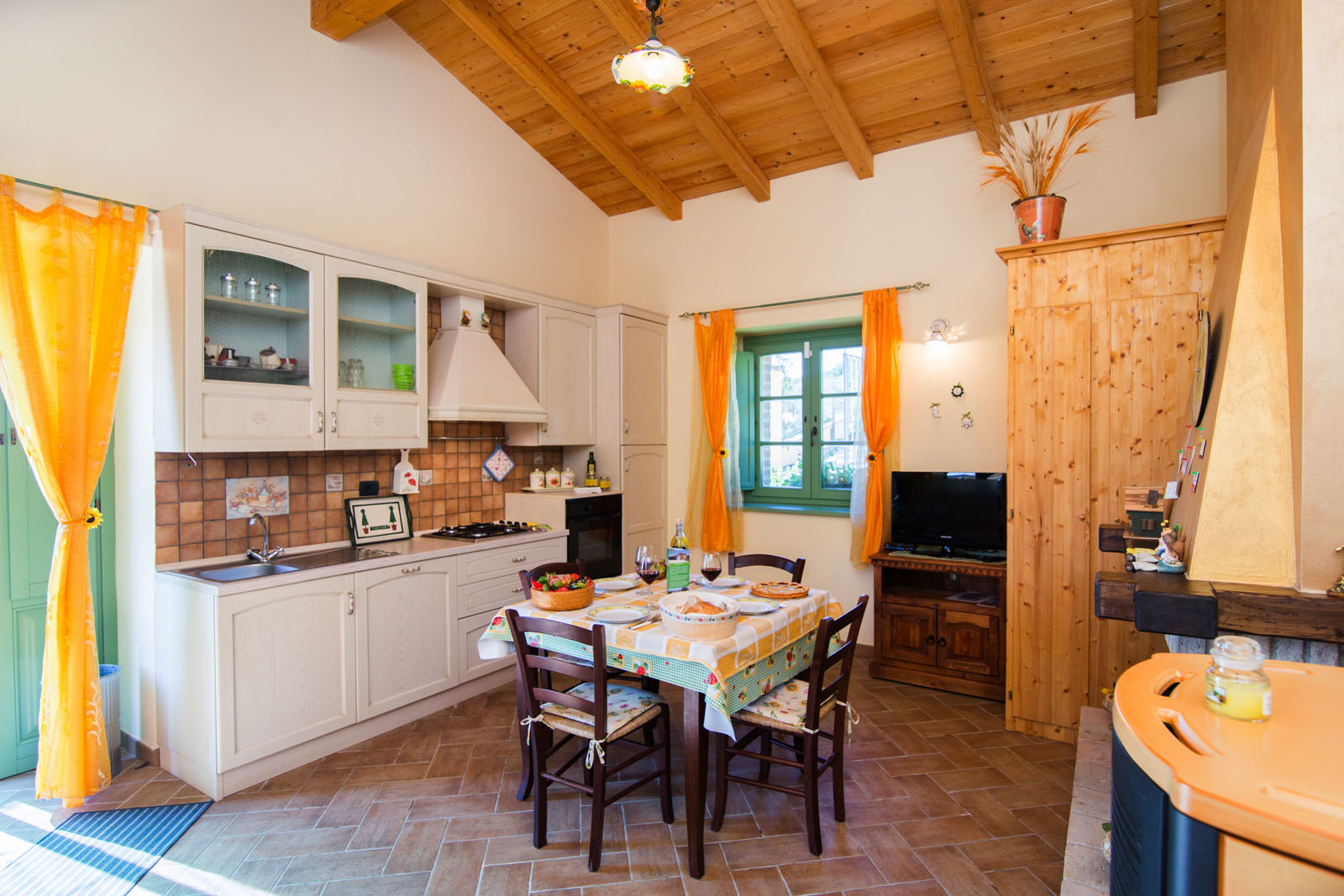 Agriturismo la coccinella Schrankwand massivholz